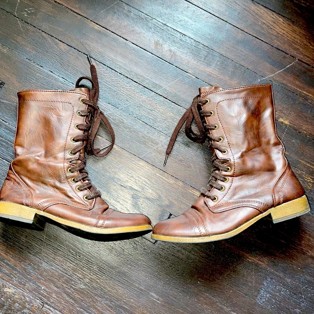 Dark brown lace-up combat boots, women’s size 7